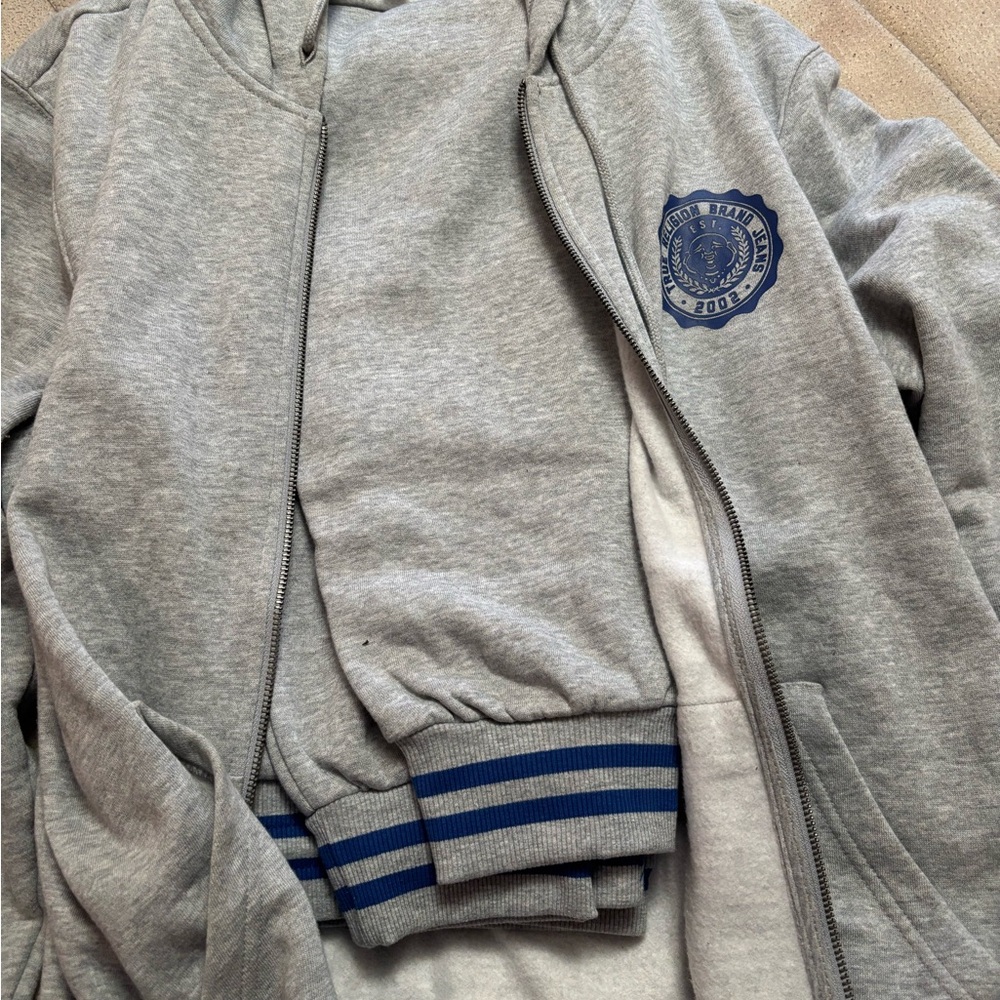 True religion sweatsuit (L)